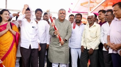 Congress's Yeshwanthrayagouda Patil (Centre) resigned as MLA from Indi Assembly constituency. (Photo: Instagram@yvpatil_official) Yeshwanthrayagouda Patil