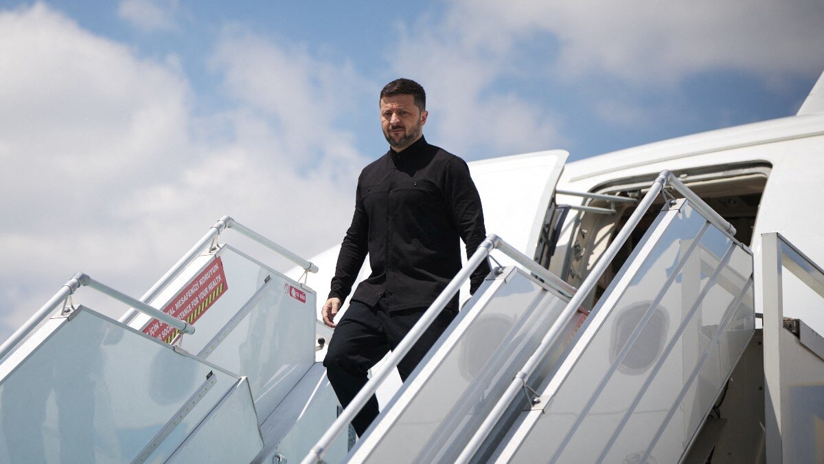 Ukraine's President Volodymyr Zelenskyy's plane narrowly escapes drone scare in Moldova