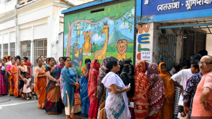 The first phase is being held in Ajmer, Alwar, Barmer, Bhilwara, Bikaner, Dungarpur, Jaipur, Jhalawar, Jodhpur, Kota, Nagaur, Pali, Phalodi, Rajsamand, Sirohi and Udaipur districts. (Representational image) 2029 लोकसभा चुनाव में कितना बड़ा होगा मतदान का नेटवर्क?