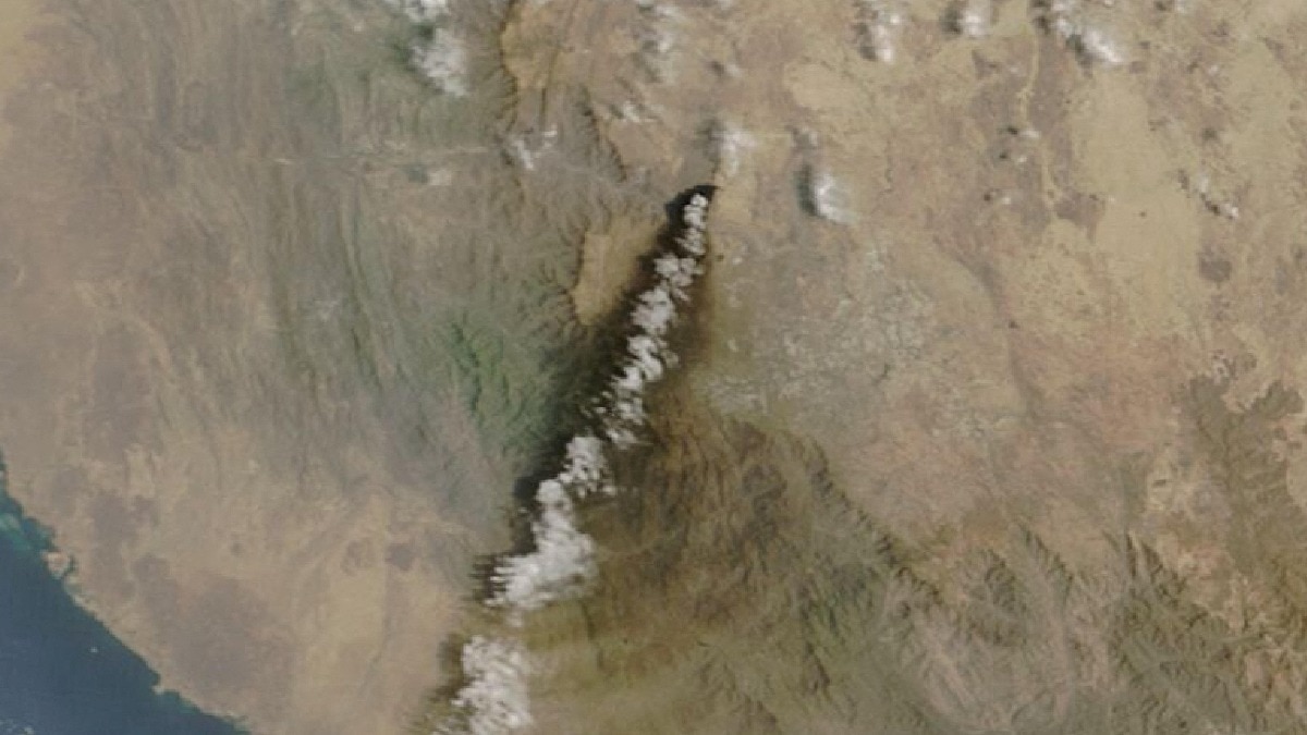 Houthis say they attacked Riyadh and Dammam airports, Saudi Aramco facility