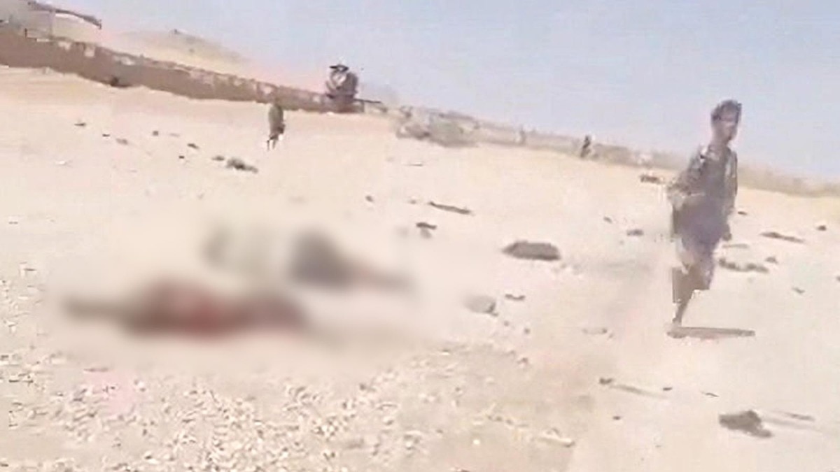Houthi missile strike on Yemen camp kills 53; video shows bodies lying on ground
