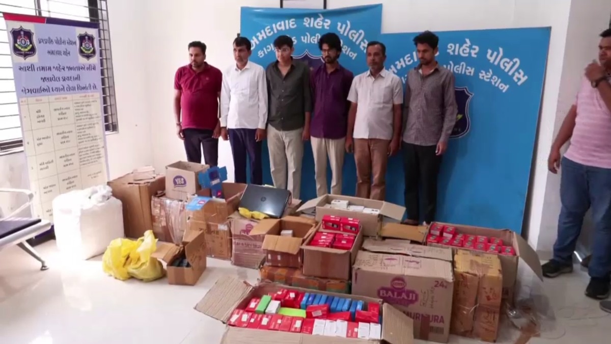 1000 fake Samsung, Nokia, Jio phones seized in Ahmedabad, case against 14 traders
