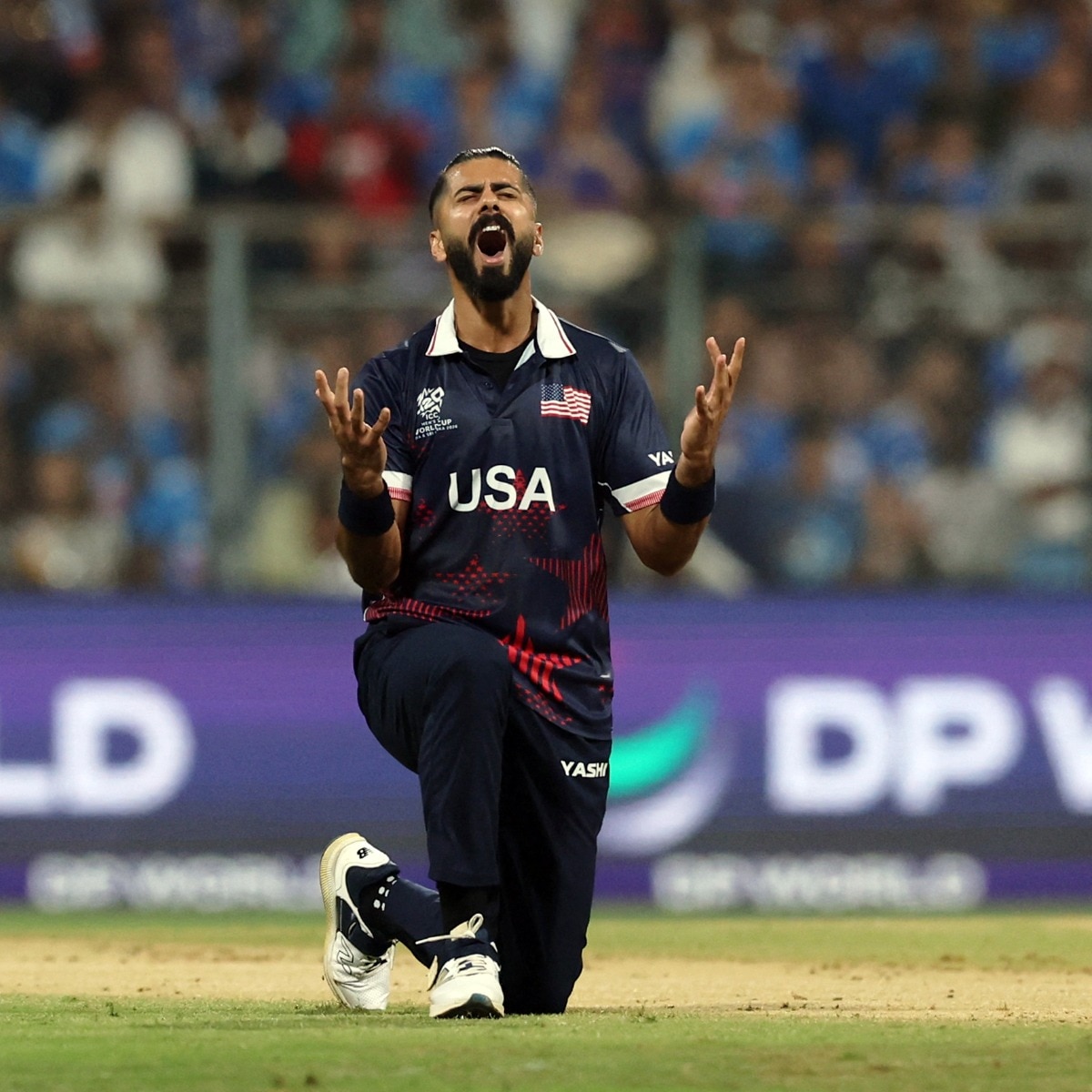 Watch: Fast bowler's bouncer goes over wicketkeeper's head for a six