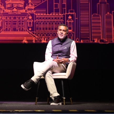 4 hours a day is enough: Chetan Bhagat says prioritise your work, not the clock