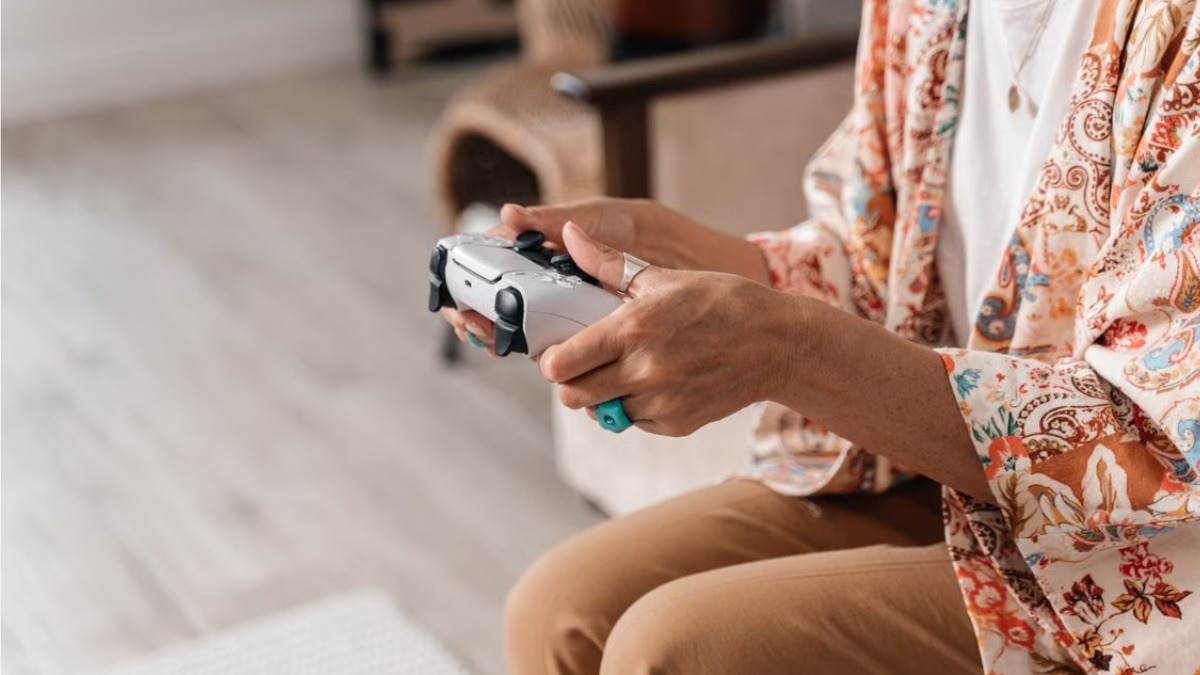 Chinese mother tries gaming to understand son's obsession, she's a live streamer now