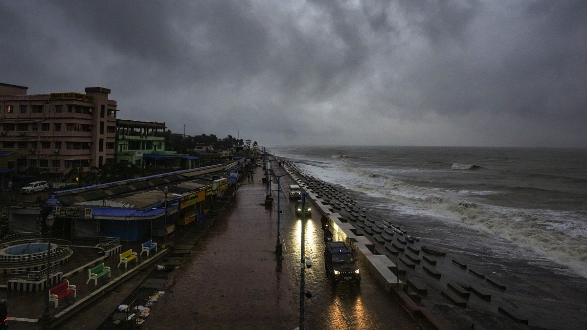 Extremely heavy rain to hit Andhra on Tuesday as Cyclone Arnab comes close