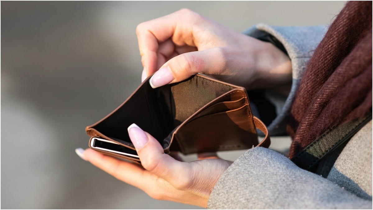 Delhi man with no savings at 34 asks Reddit if he can secure his family's future