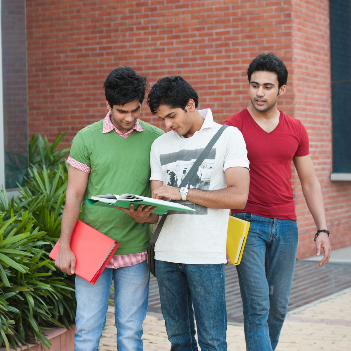 Delhi HC dismisses JEE student's plea, says eligibility rules cannot be relaxed  (Image Courtesy: Getty Images)