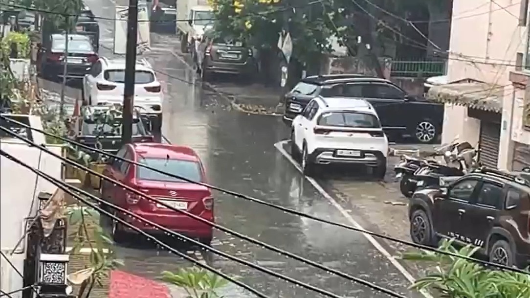 Rain lashes several parts of Delhi-NCR, yellow alert issued; AQI remains poor
