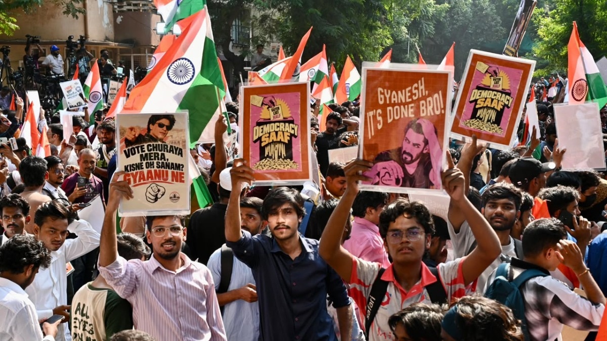 Gyanu must go: Mumbaikars get creative at CJP's anti-Gyanesh Kumar protest