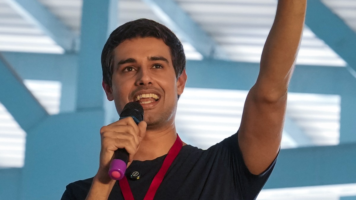 Dhruv Rathee has three degrees on his CV. Here's how his YouTube journey began Dhruv Rathee has three degrees on his CV. Here's how his YouTube journey began