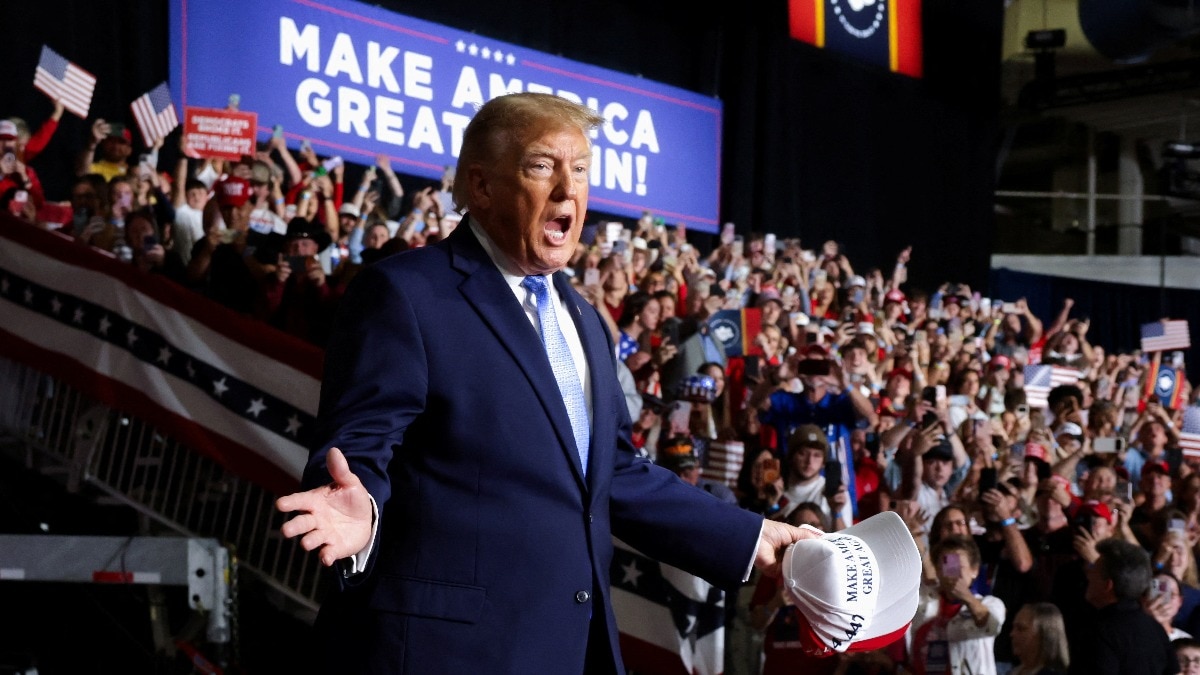 Trump gets tiny approval boost a week before midterm polls, Democrats still lead