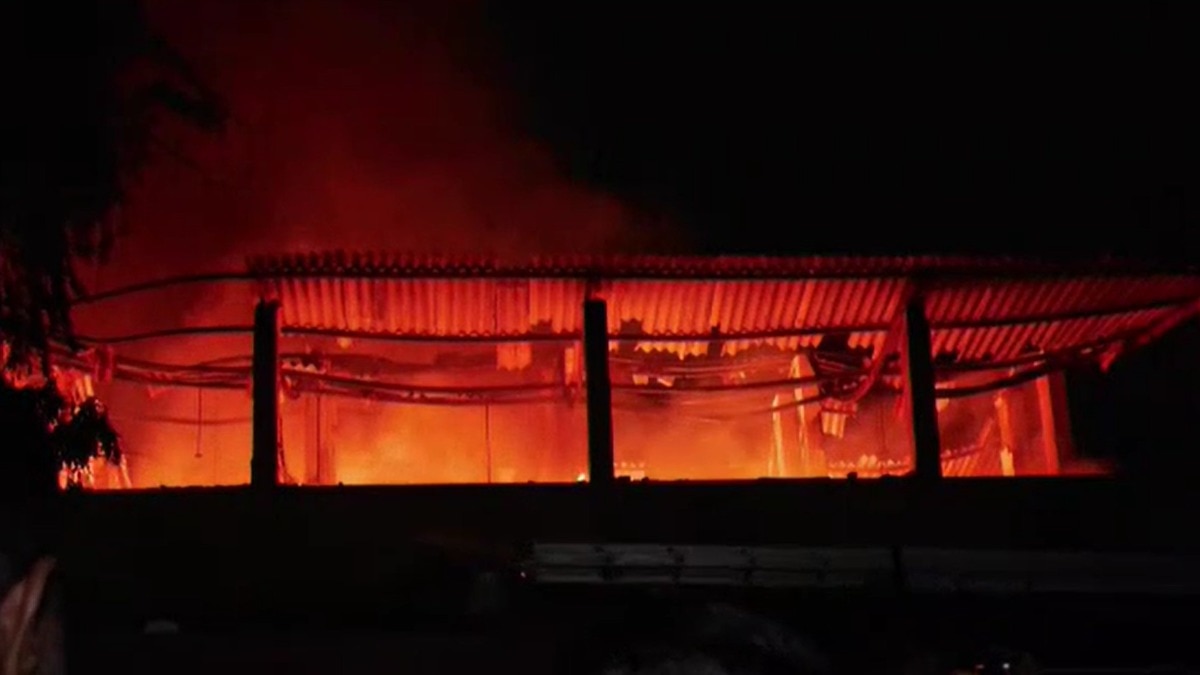 Goa fire damages shops at Vasco Sunday Market, CM assures support