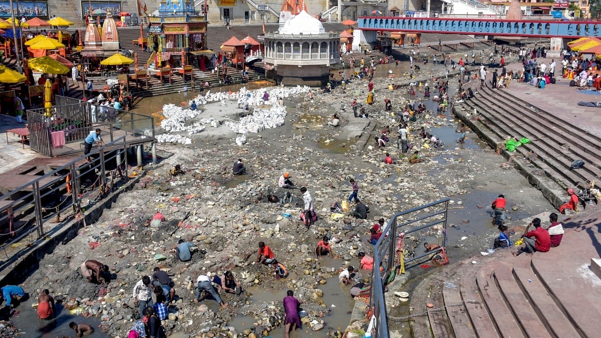 Viral Haridwar Visuals Raise Concerns Over Ganga's Pollution