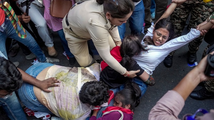 Demonstrators being detained by police personnel near Jantar Mantar on Saturday (PTI) Jantar Mantar