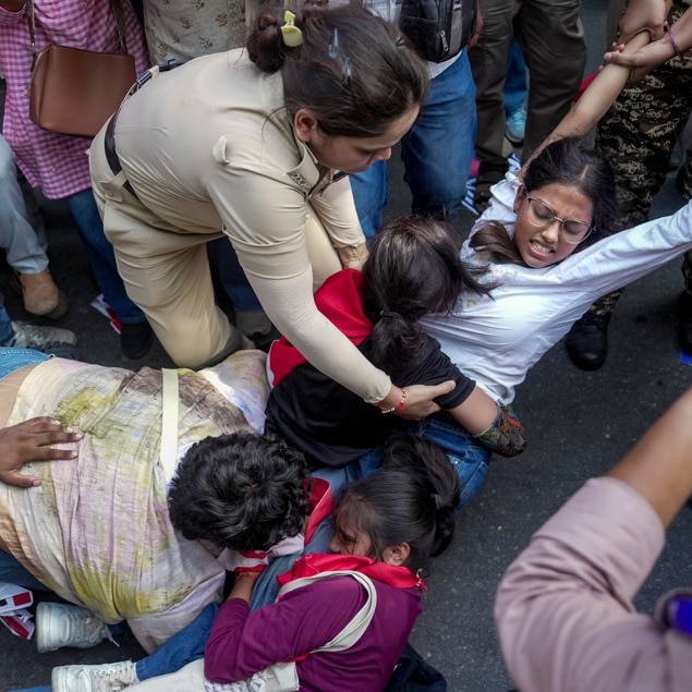 Rahul Gandhi, CJP claim cop groped female journalist at Jantar Mantar protest