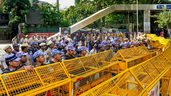 Jantar Mantar anti-CEC protest: Delhi Police say no permission for CJP stir tomorrow, asks Metro to shut 57 stations - Delhi News | India Today