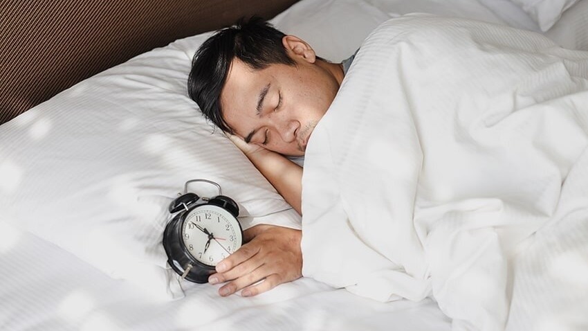Can Sleeping Late Affect Your Hormones, Appetite, and Metabolism?