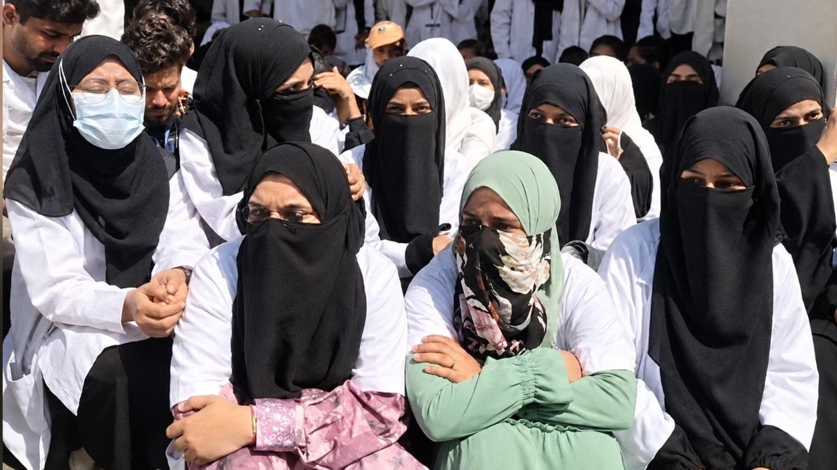 Medical students protest in J&K after professor bars burqa in labour room