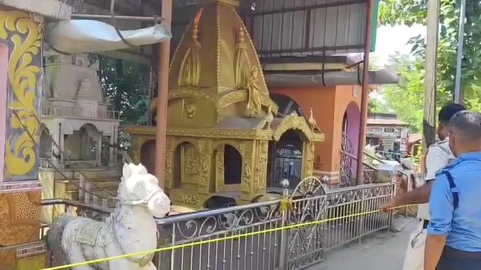 बंगाल के मंदिर में भगवान राम की मूर्ति को नुकसान, खून जैसा पदार्थ मिला