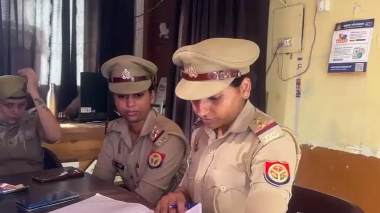 Lucknow's Pink Police Booths Tackle Domestic Abuse and Offer Safe Shelter