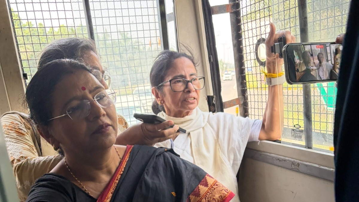 Mamata Banerjee, 5 of her party leaders detained in Delhi amid anti-CEC protest