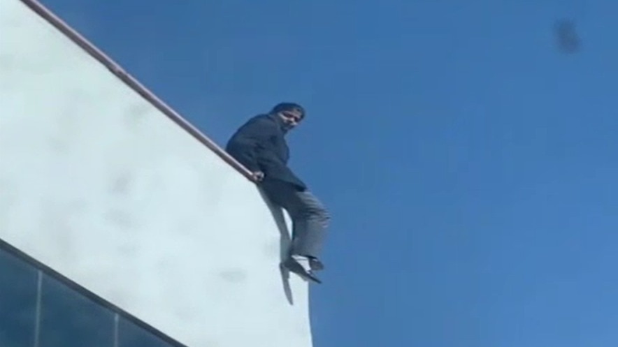 MBA student, 23, dies after jumping from 6th floor of university building in Jaipur