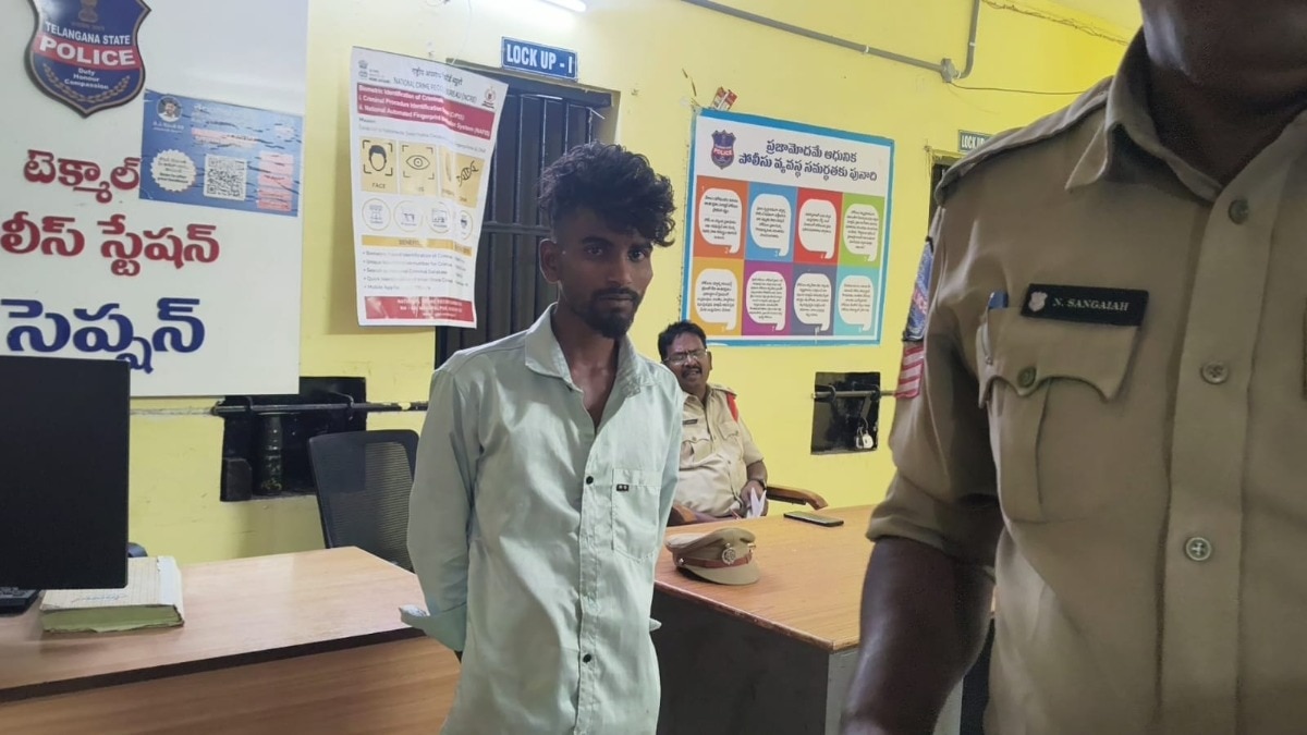 तेलंगाना का 21 वर्षीय युवक मां को काले जादू के शक में आग के हवाले करता है