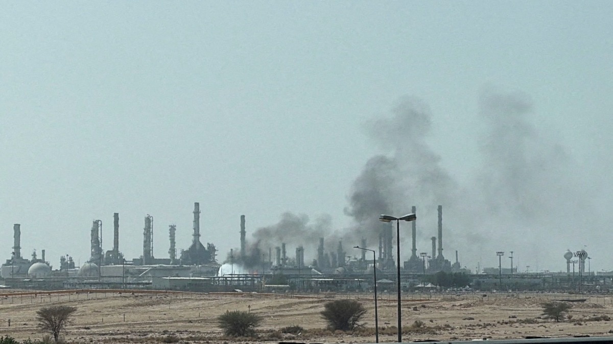 Houthis deny Mecca, Medina attacks, say Saudi airports, oil sites targeted