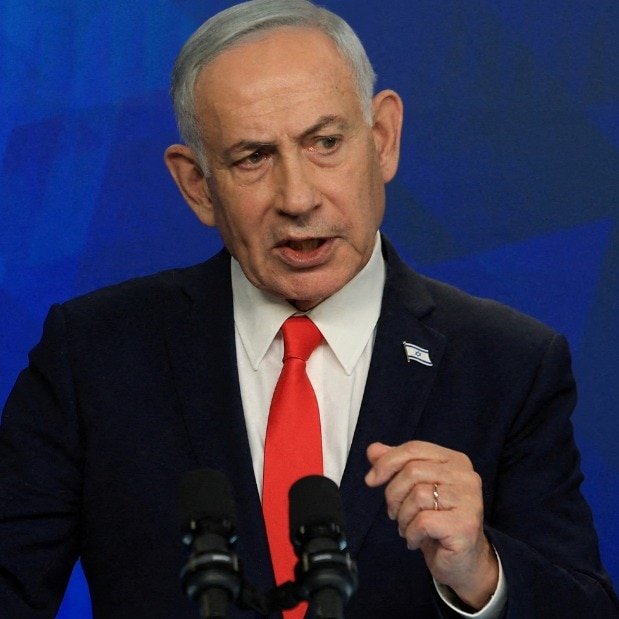 True hero: Netanyahu salutes Indian pilot for saving 174 people on flydubai plane