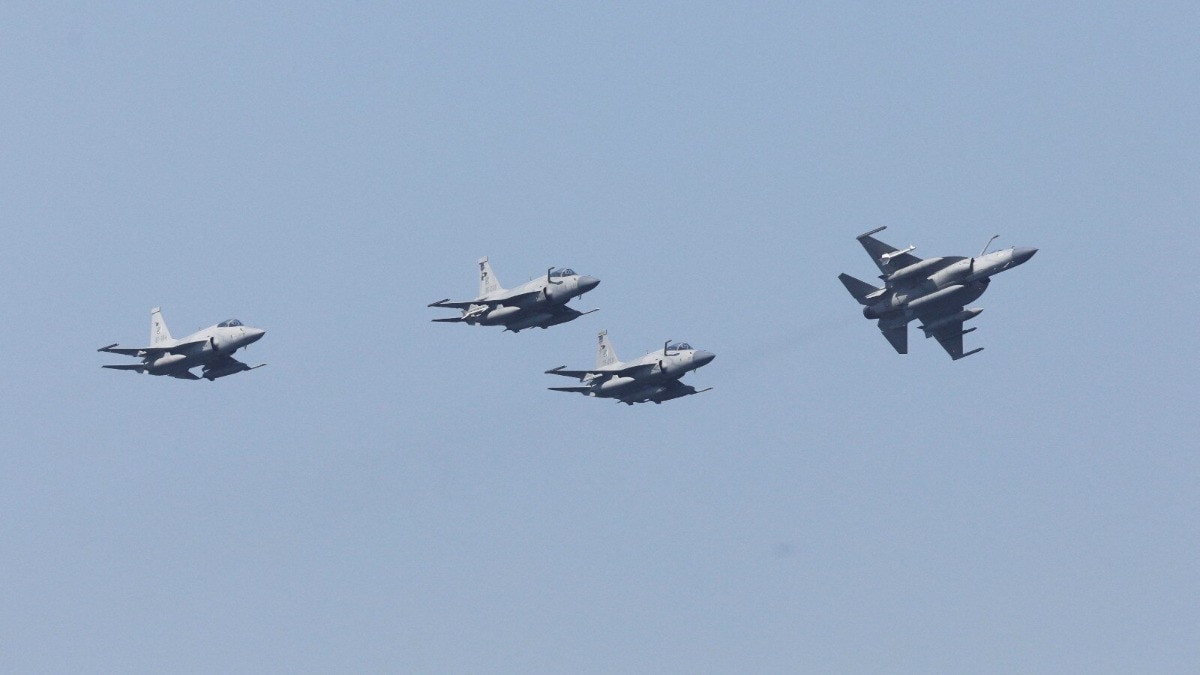 Pak jets strike Houthi targets in Yemen, 8,000 soldiers in Saudi Arabia too