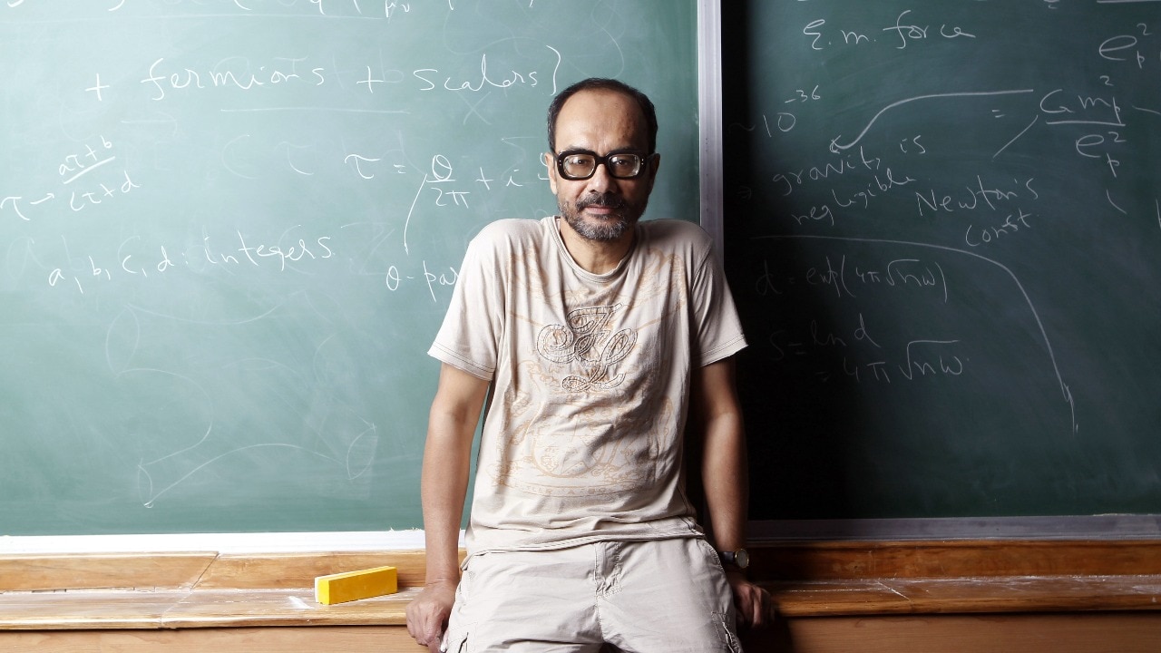 Ashoke Sen becomes first Indian physicist to win Oskar Klein Medal