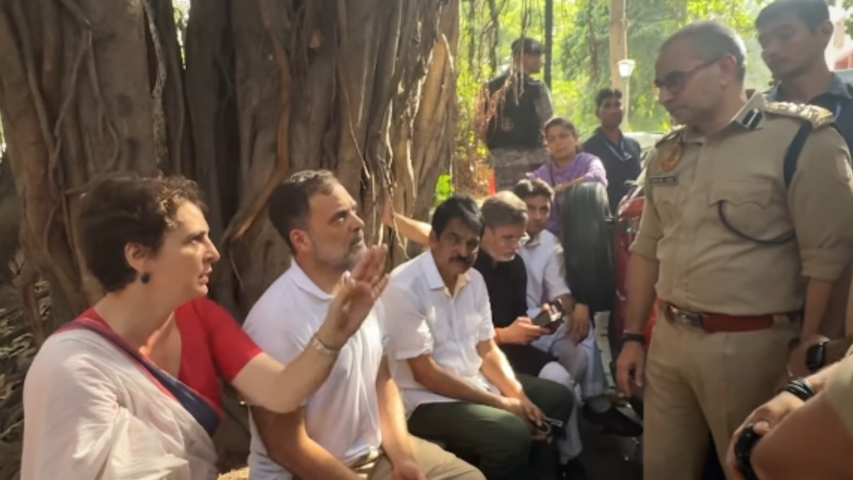 Your barricades, not our protest causing inconvenience: Priyanka Gandhi raps cop