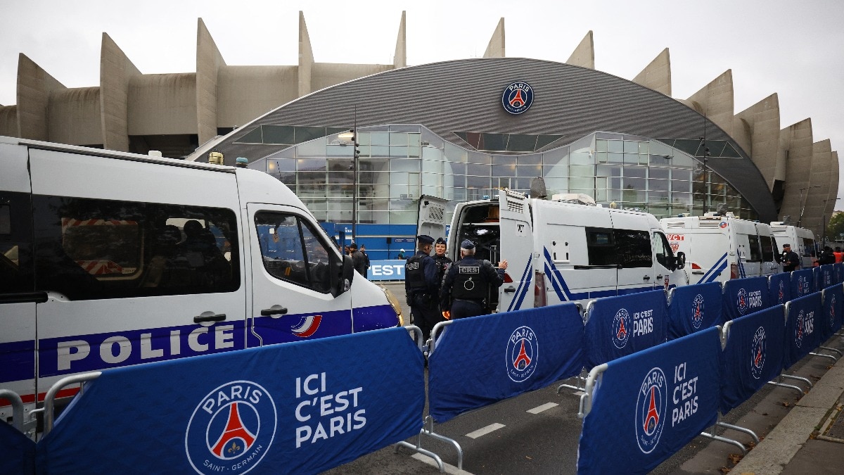 पेरिस में सुरक्षा चिंताओं के कारण PSG बनाम ल्यों सोमवार को स्थानांतरित किया गया