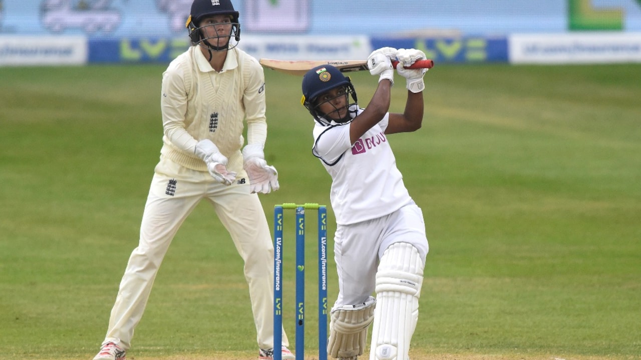 India women's team batter Punam Raut announces international cricket retirement India women's team batter Punam Raut announces international cricket retirement