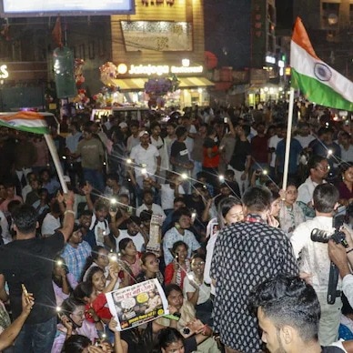 Pune student protest enters fifth day as political leaders rally behind them