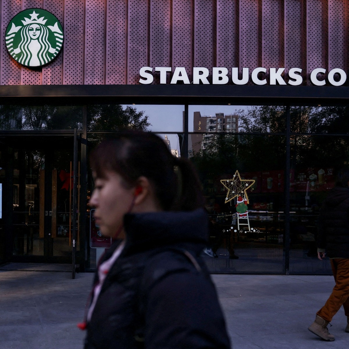 US lawmaker bashes Starbucks's China expansion, cites Uyghur repression
