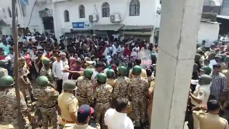 Stones thrown, lathicharge in Maharashtra over RSS march in front of mosque