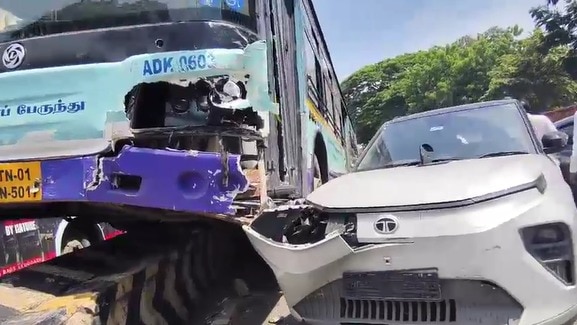 MTC bus rams into multiple cars near Madras High Court in Chennai, traffic disrupted