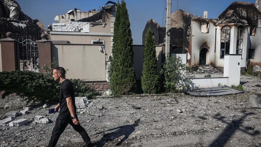 1 killed in Russian strikes on Kyiv as drones hit school, bridges