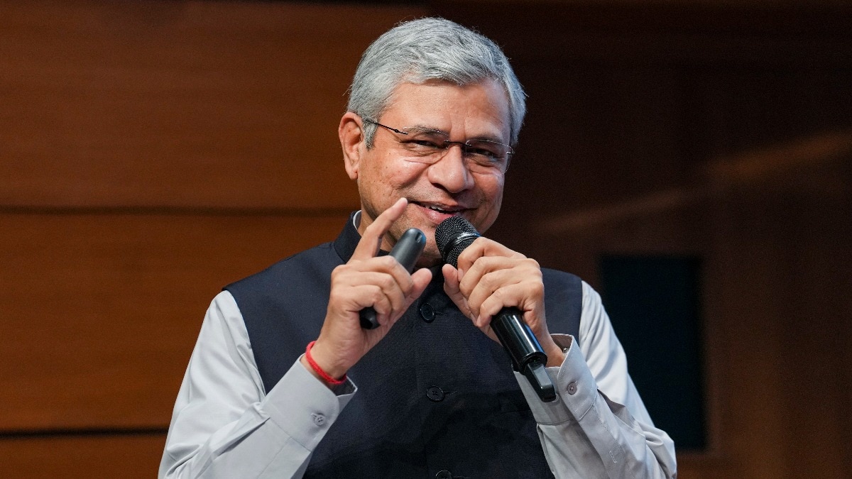 Vaishnaw Highlights 12 Lakh Jobs and ₹3.25 Lakh Crore in Taxes from iPhone PLI Scheme
