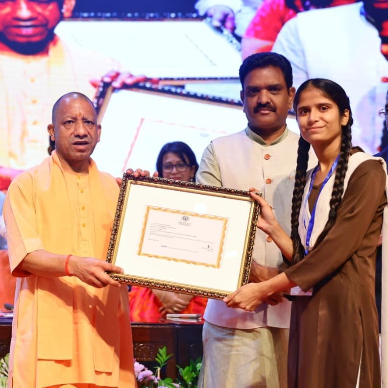 CM Yogi transfers Rs 148 crore to 4.6 lakh students, sets eye on 70 lakh target
