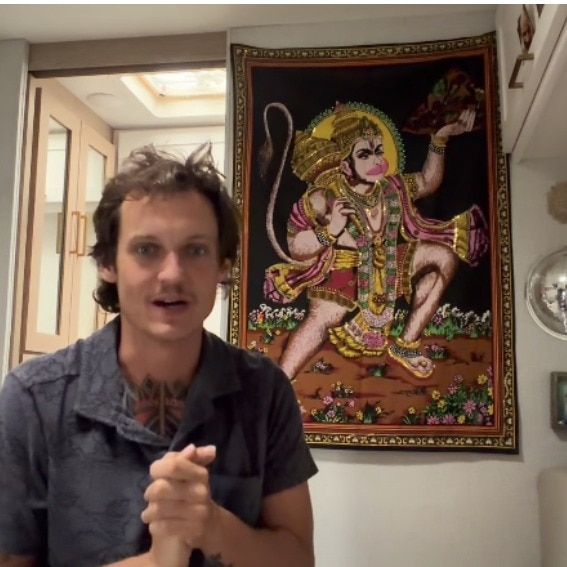 US man recites Hanuman Chalisa at twice the speed, internet can't stop hitting replay