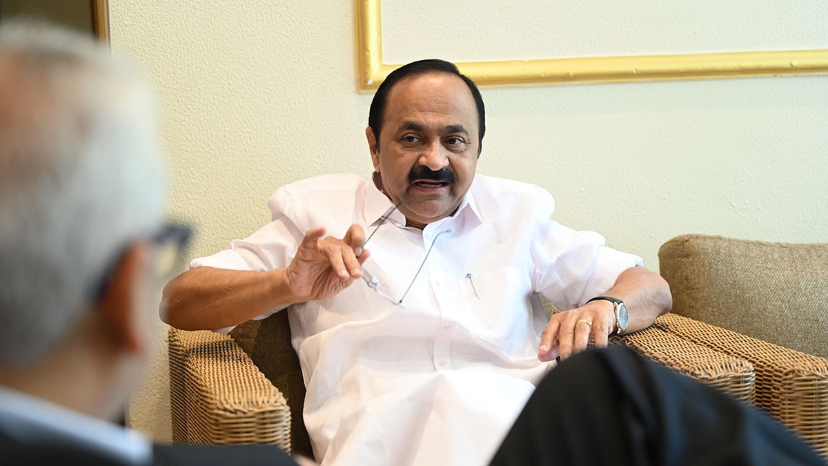 Amid fiscal crisis, Keralam govt weighs salary hike, iPads for ministers, MLAs