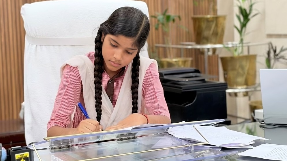 Farmer's daughter Payal Dixit dreams of IAS in Class 6; gets a day as DM