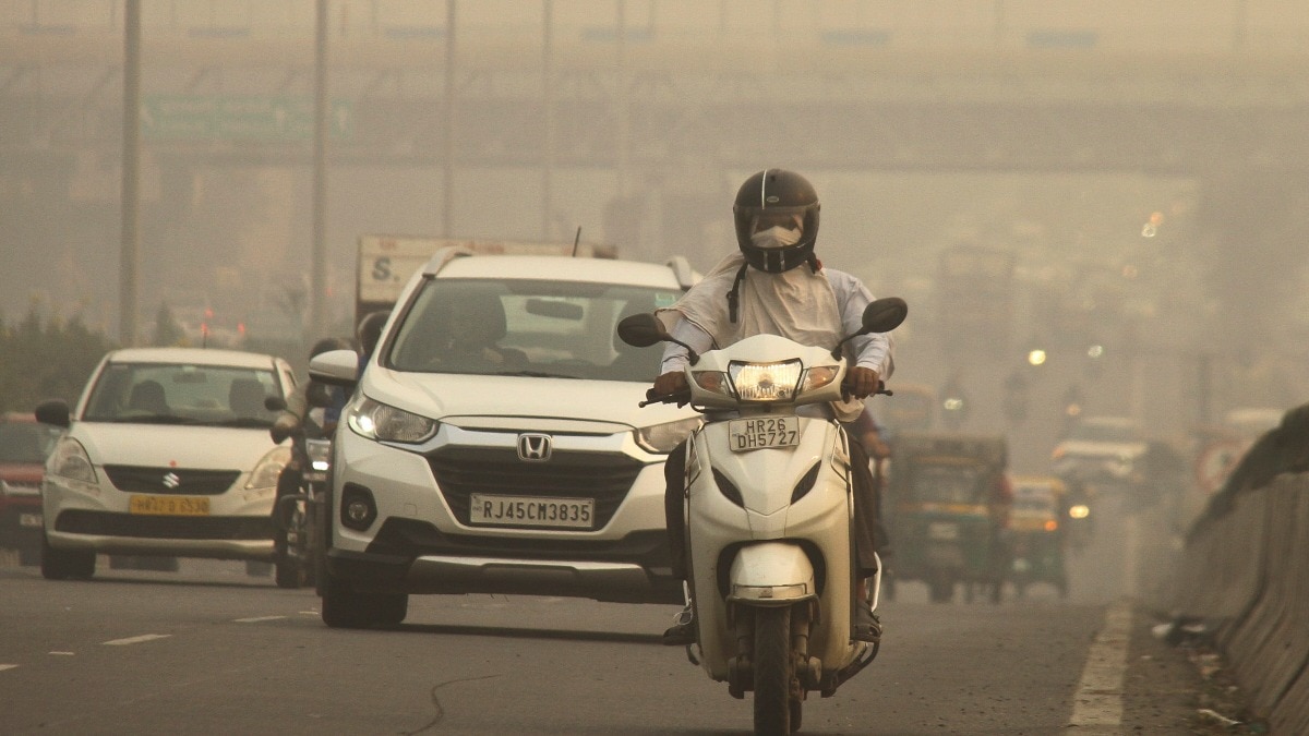 Delhi logs most polluted start to October in 4 years, AQI highest at 166