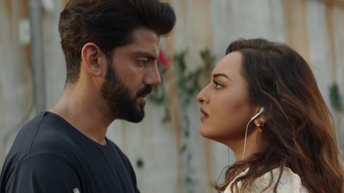 Tu Hai Meri Kiran trailer: Sonakshi Sinha faces Zaheer Iqbal's dark obsession - India Today