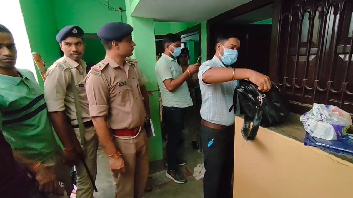 Bihar man found hanging, girlfriend locked in room; posed as siblings to rent house