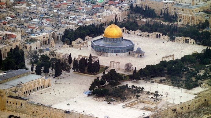 Here's all you need to know about Al- Asqa mosque's significance in the ongoing Israel-Palestine conflict. (Image Courtesy: Getty Images)