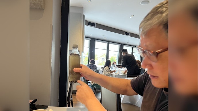 Woman receives bottle of dirty water as birthday gift from father. Here's why - India Today